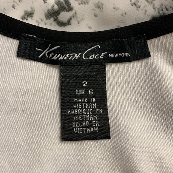 Kenneth Cole•Sm• - Picture 4 of 4